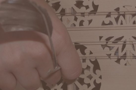 الريشة الايقاعية على العود