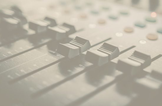 كيف تسجل أغنية بجودة عالية؟ (مقدمة في الهندسة الصوتية)